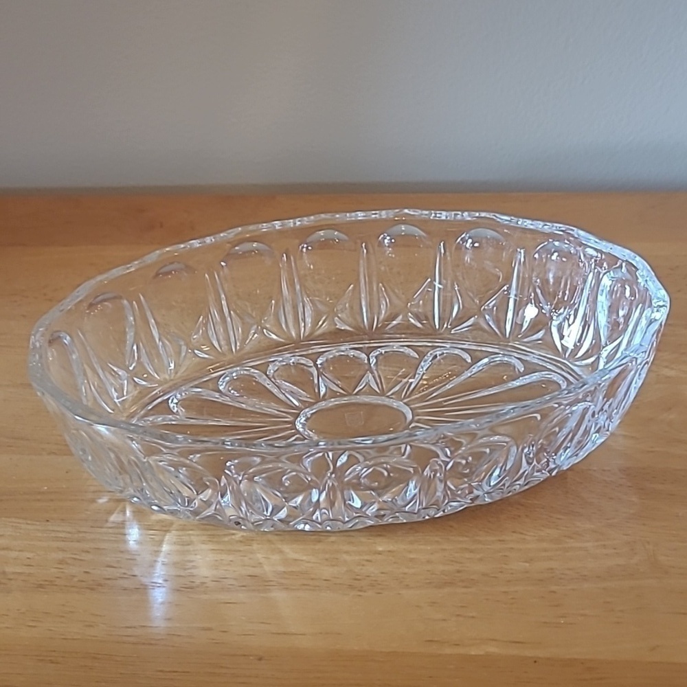 VMC REIMS GLASS (Verreries Mecaniques Champenoises) Vintage Glass Patterned Bowl
